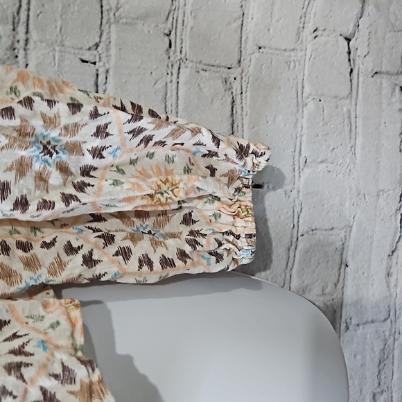 Ruffle shoulder boho top - Picture 5 of 8